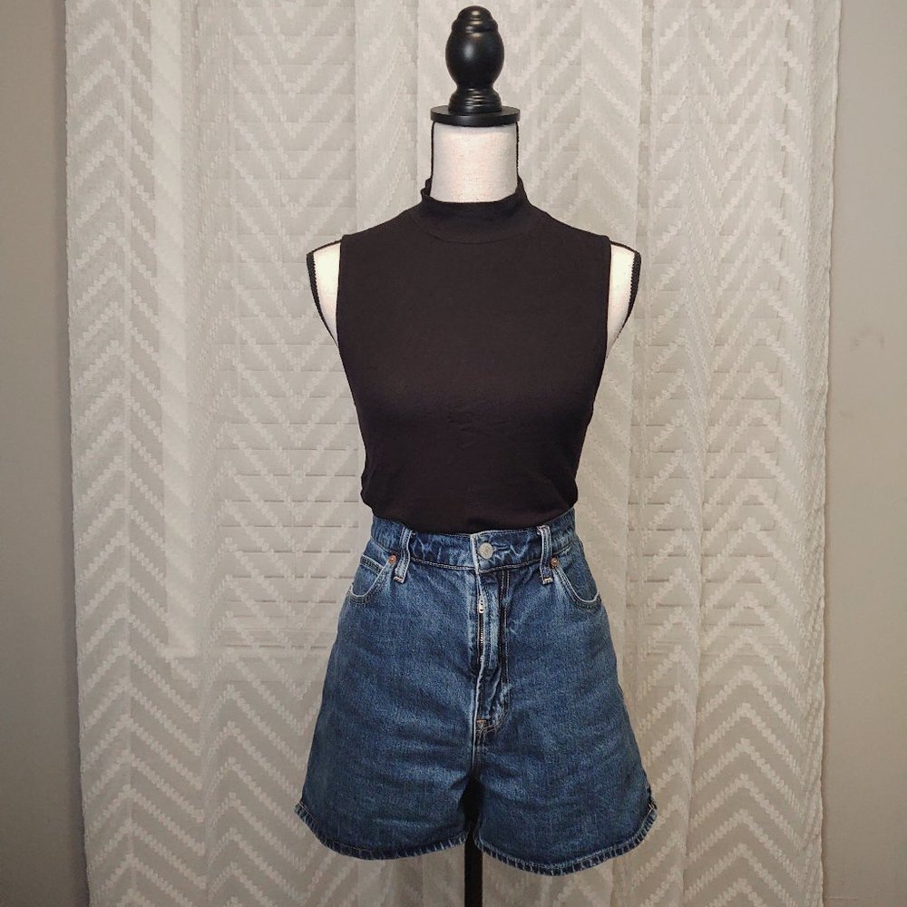 Ribbed mock neck black sleeveless top